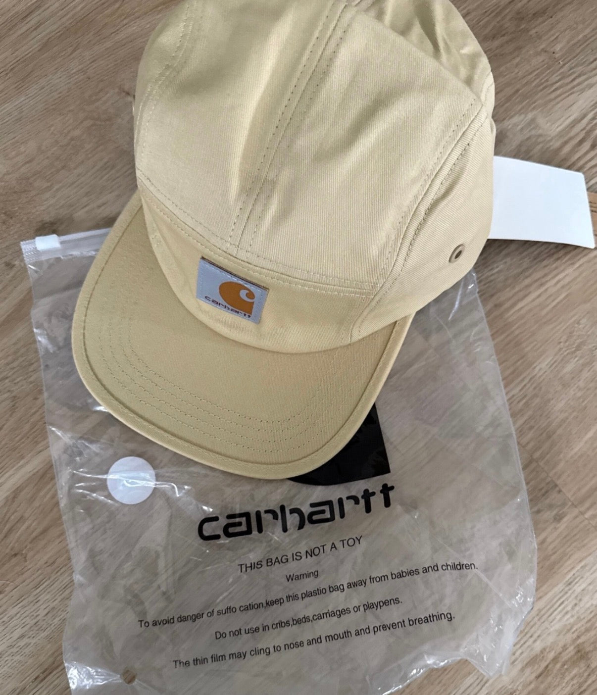 Caps