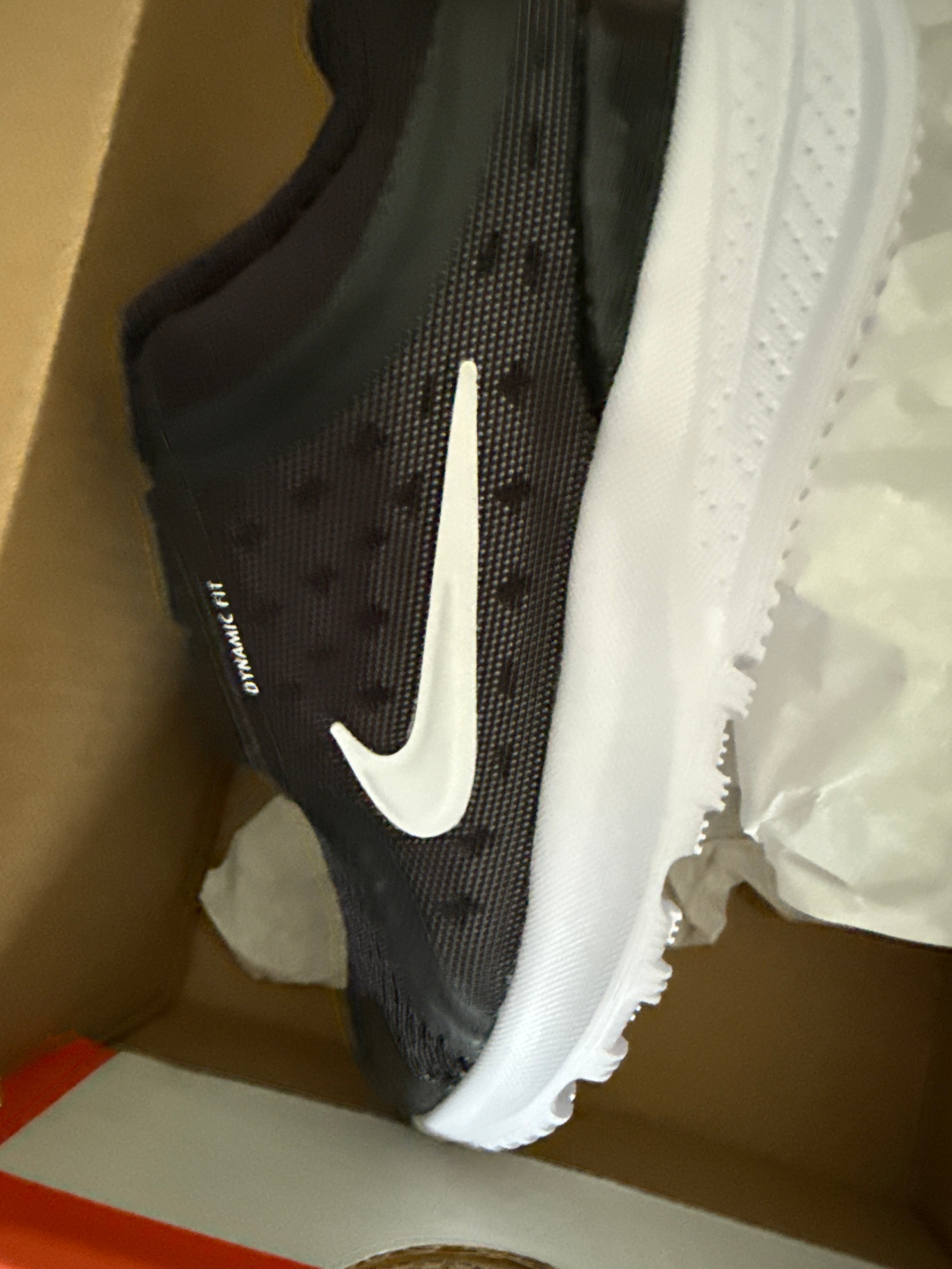 Nike Kinder-Sneaker mit Klettverschluss – Gr. 21 – Schwarz/Weiß – Neu mit Karton