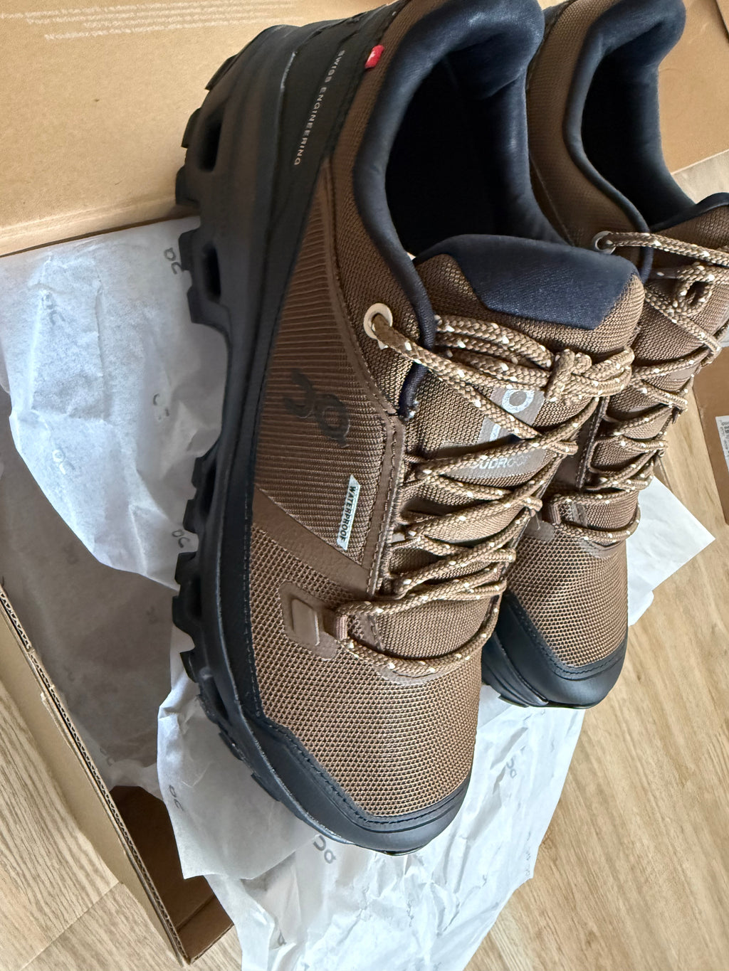 On Cloudrock Wanderschuhe – Gr. 42 – Braun – Neu & Original