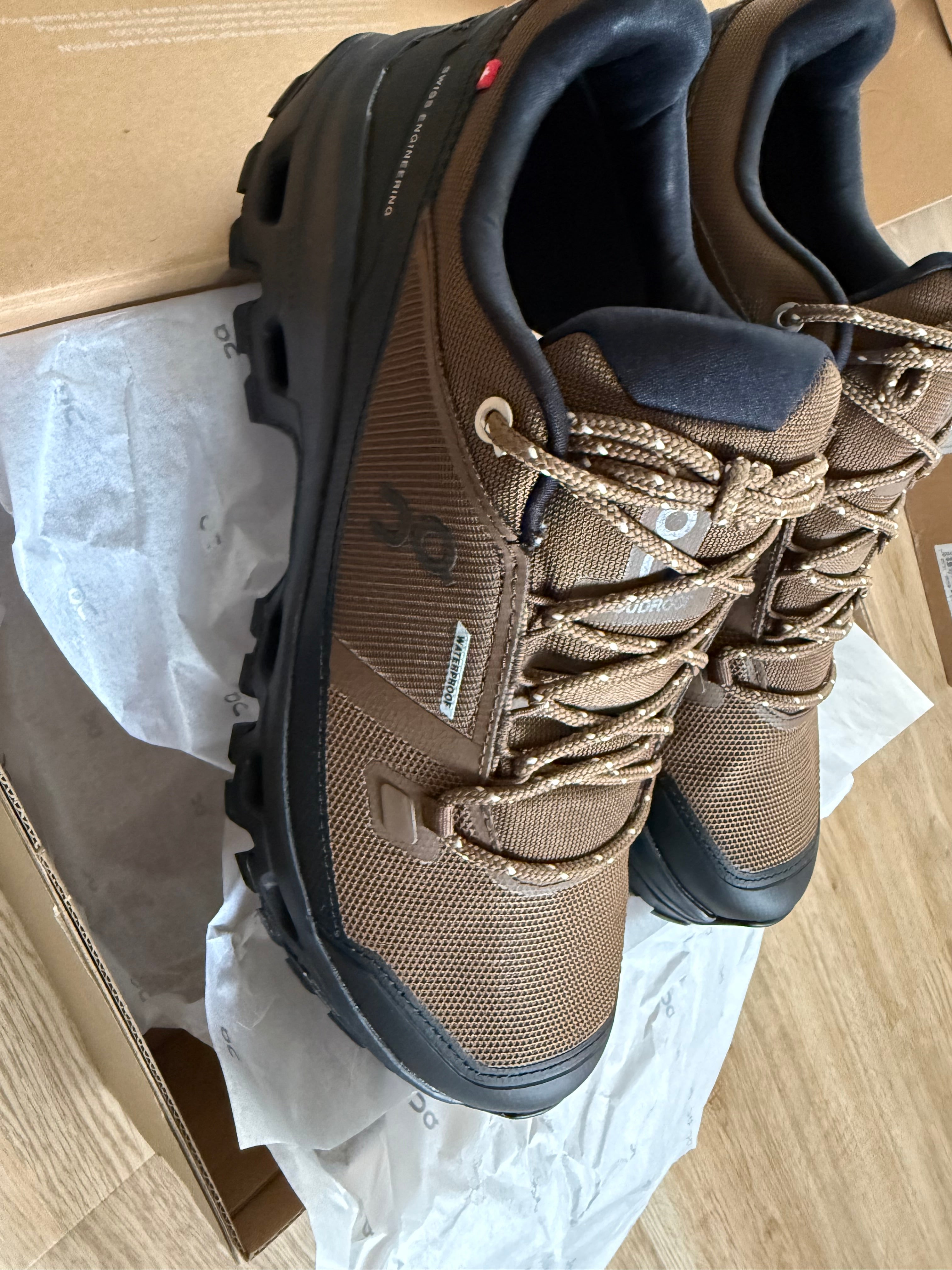 On Cloudrock Wanderschuhe – Gr. 42 – Braun – Neu & Original