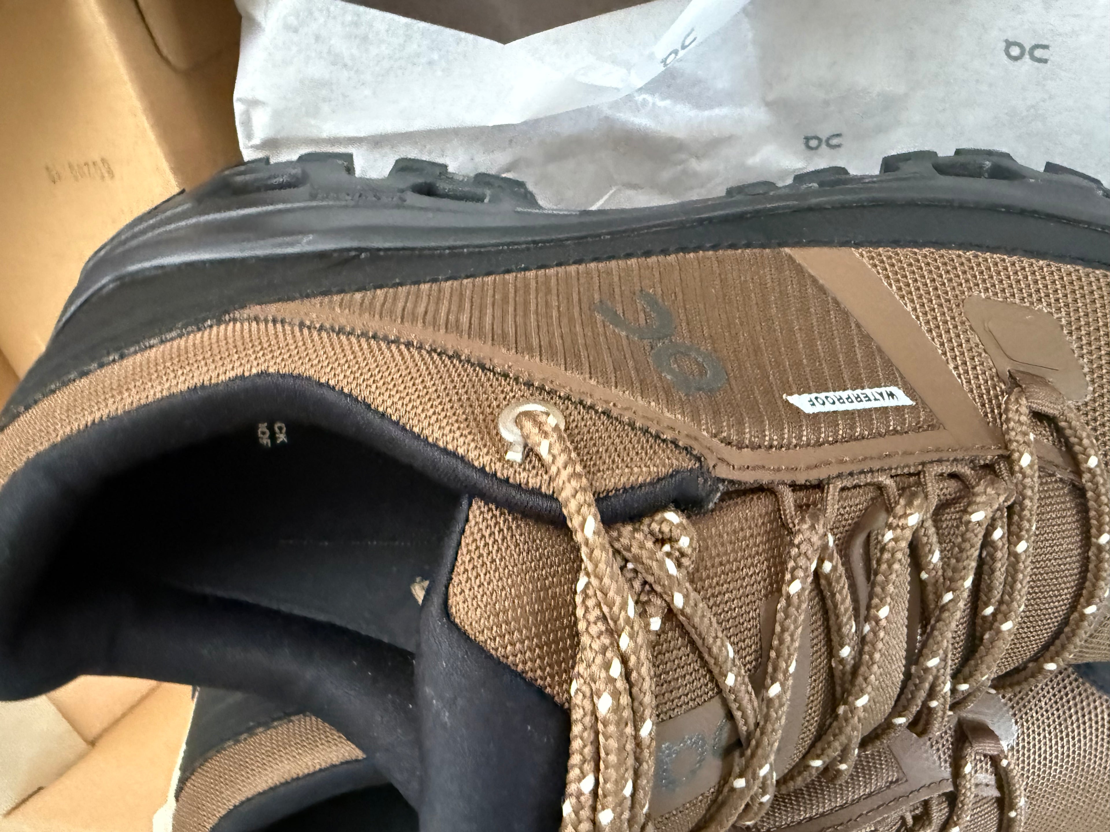 On Cloudrock Wanderschuhe – Gr. 42 – Braun – Neu & Original