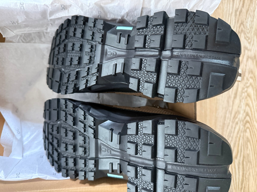 On Cloudrock Wanderschuhe – Gr. 42 – Braun – Neu & Original