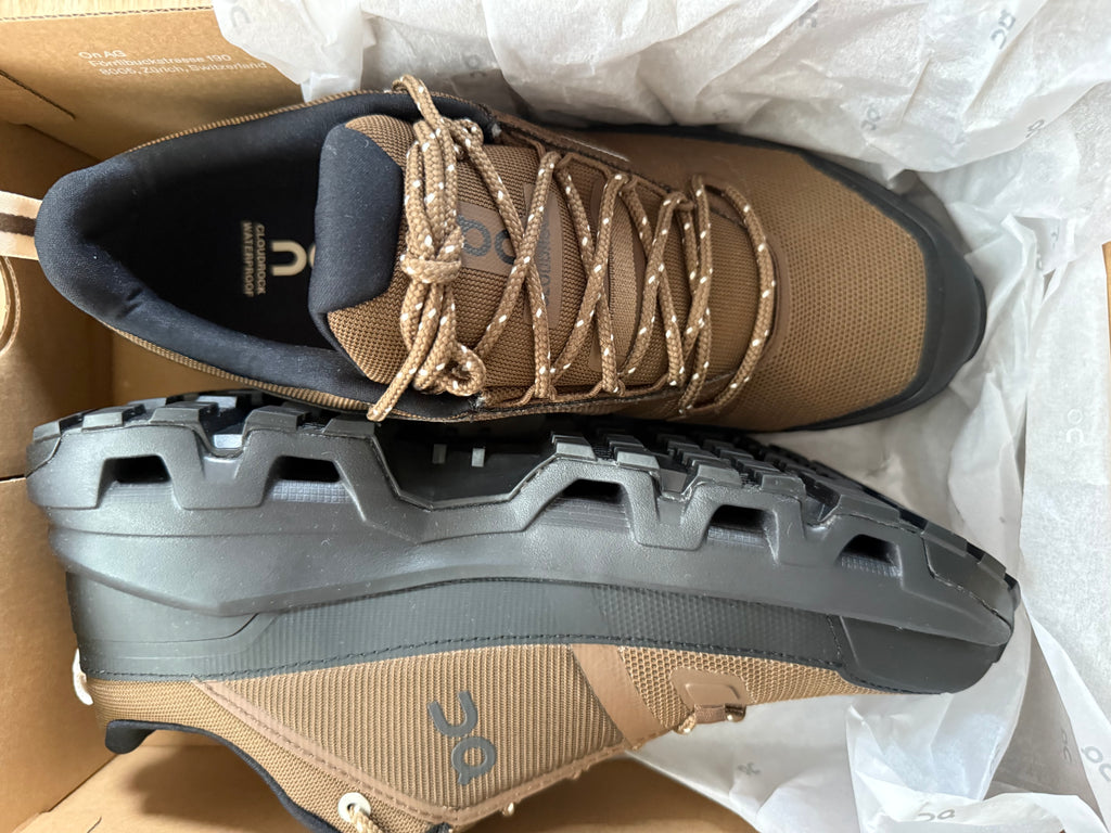 On Cloudrock Wanderschuhe – Gr. 42 – Braun – Neu & Original