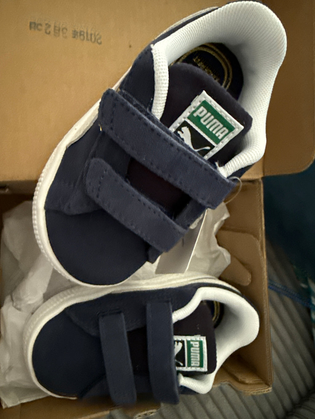 Puma Suede Kinder-Sneaker – Gr. 20 – Dunkelblau/Weiß – Neu mit Originalkarton Karton wurde geöffnet für die Fotos