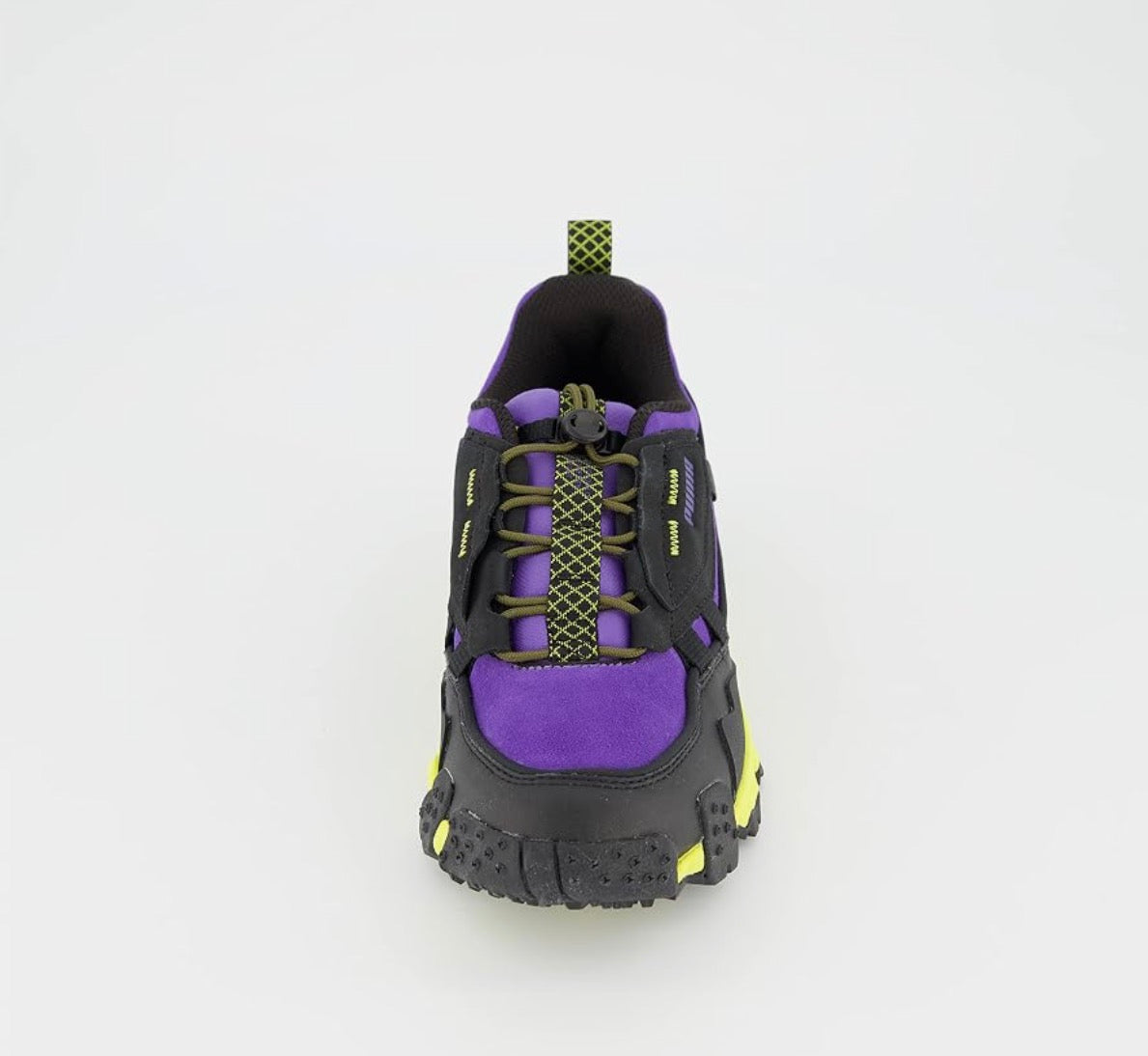 PUMA Sneaker Schwarz/Lila/Neon – Größe 39

Stylischer Retro-Sneaker mit auffälligem Farbkontrast