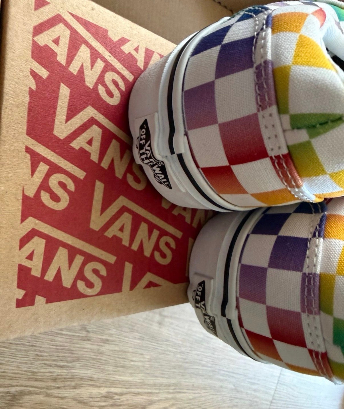 Vans Authentic – Rainbow Checkerboard – Gr. 37 – Neu mit Originalkarton