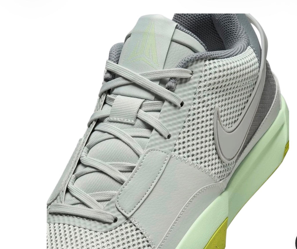 Nike Basketballschuhe Weiß/Grau/Volt – Performance Sneaker mit modernem Look Gr 36