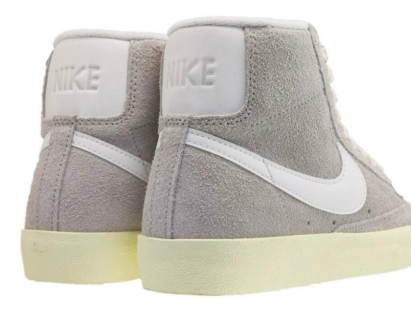 Nike Blazer Mid ’77 Vintage – Light Bone/Sail-Alabaster Gr 40