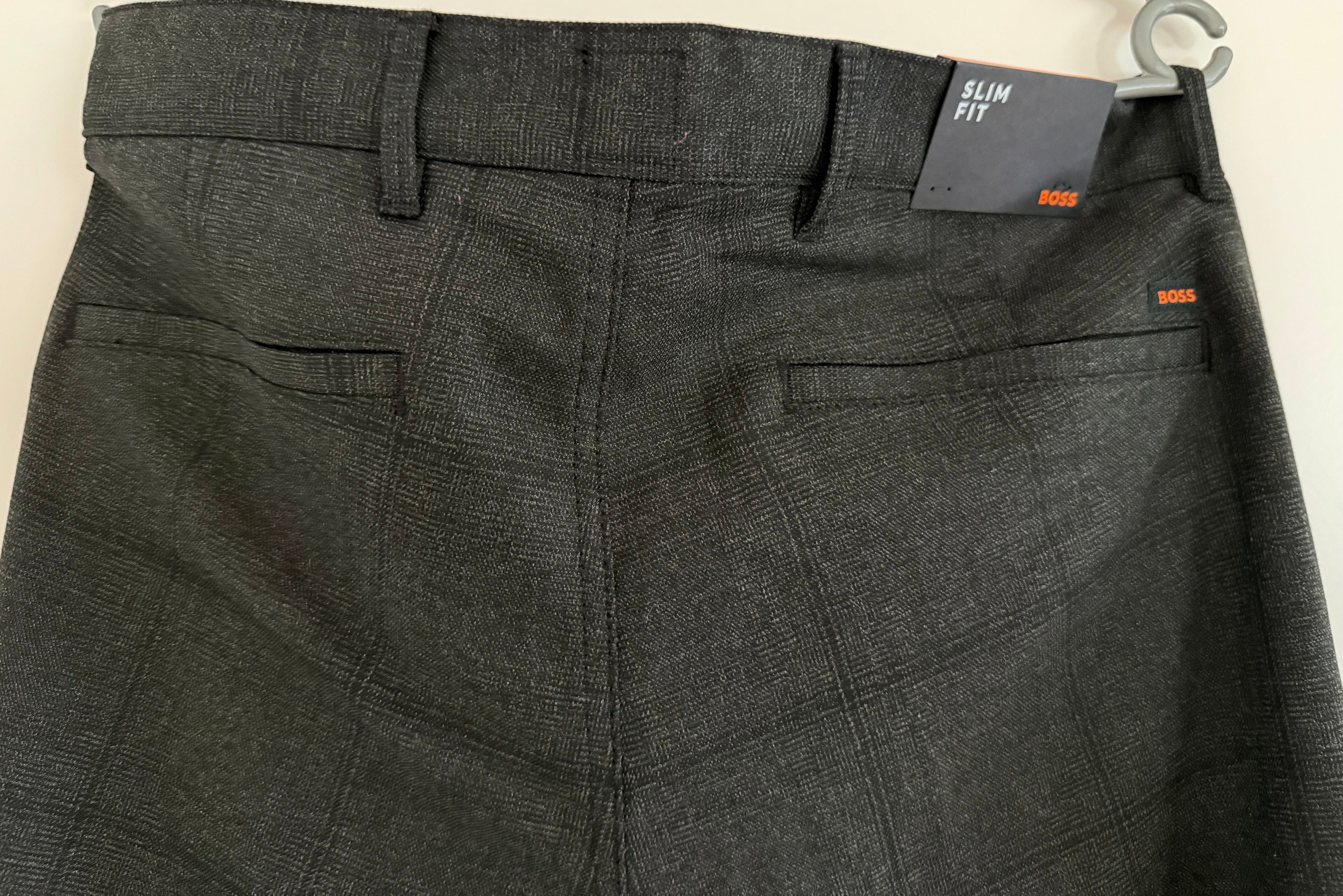 BOSS Herren Chino Slim Fit – Dunkelgrau kariert – Gr. 34–36 – Neu mit Etikett