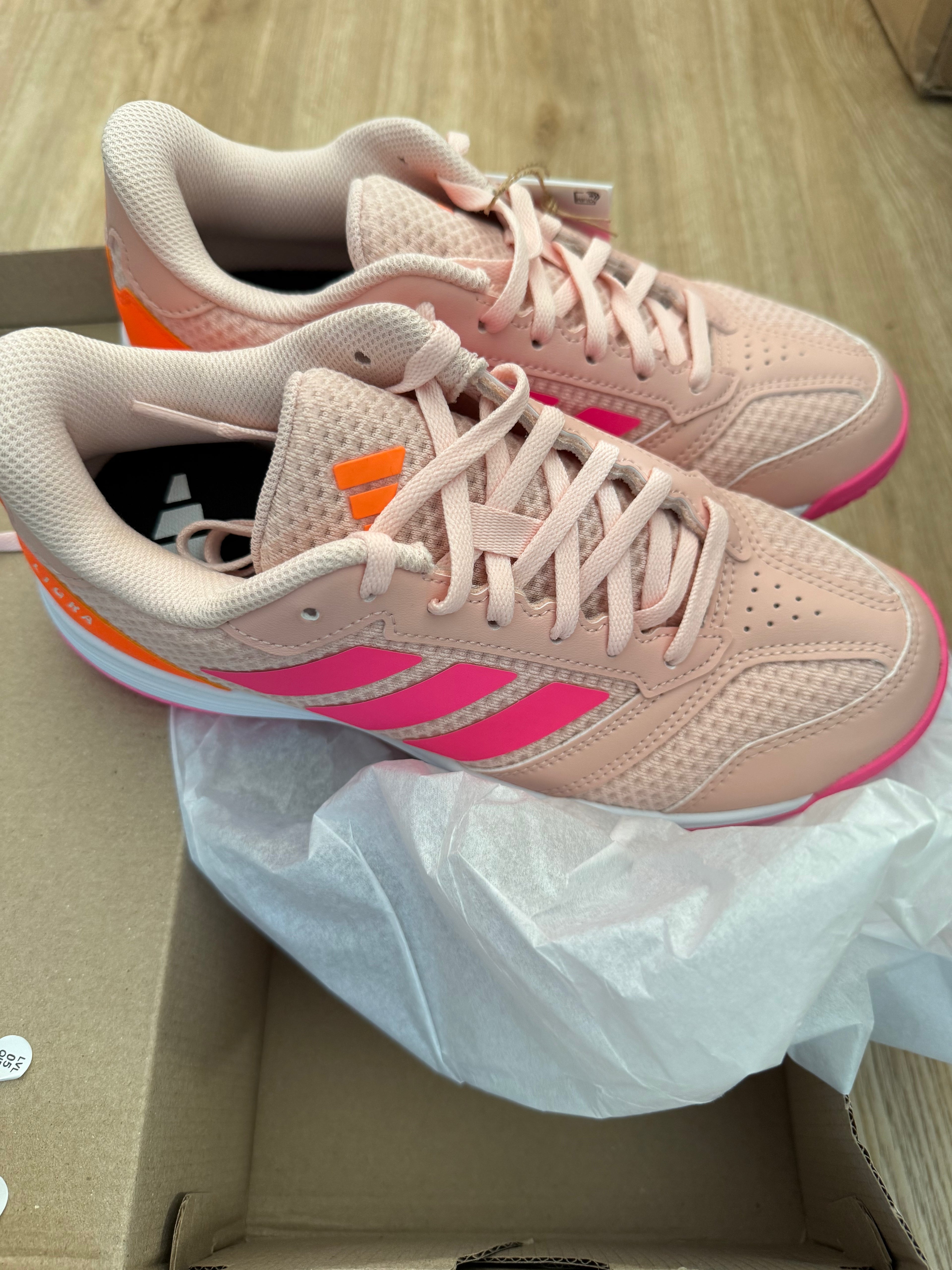 Adidas Ligra 8 K Hallenschuhe – Größe 37 1/3 – Neu mit OVP
