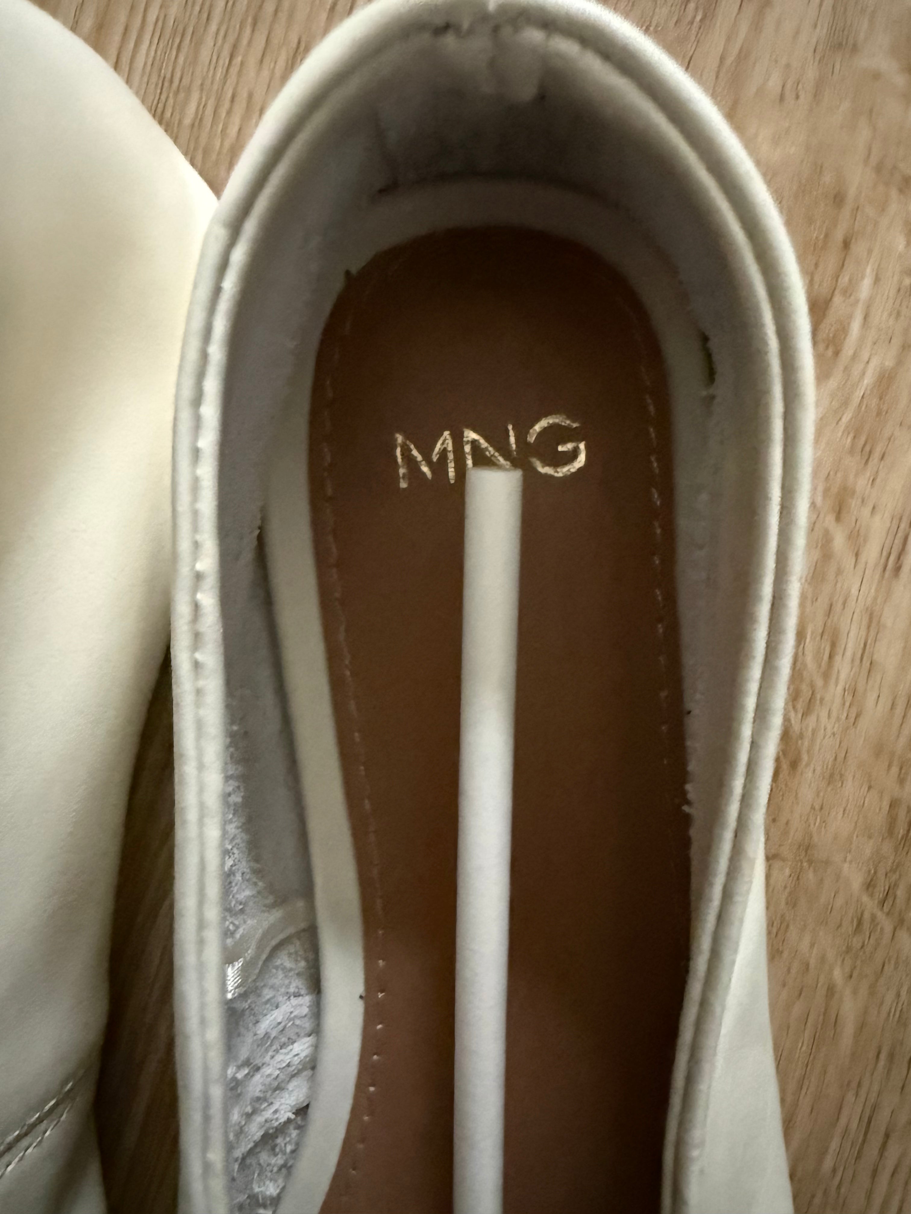 MNG Damen-Ballerinas – Gr. 38 – Creme – Echtleder – Neu mit Etikett