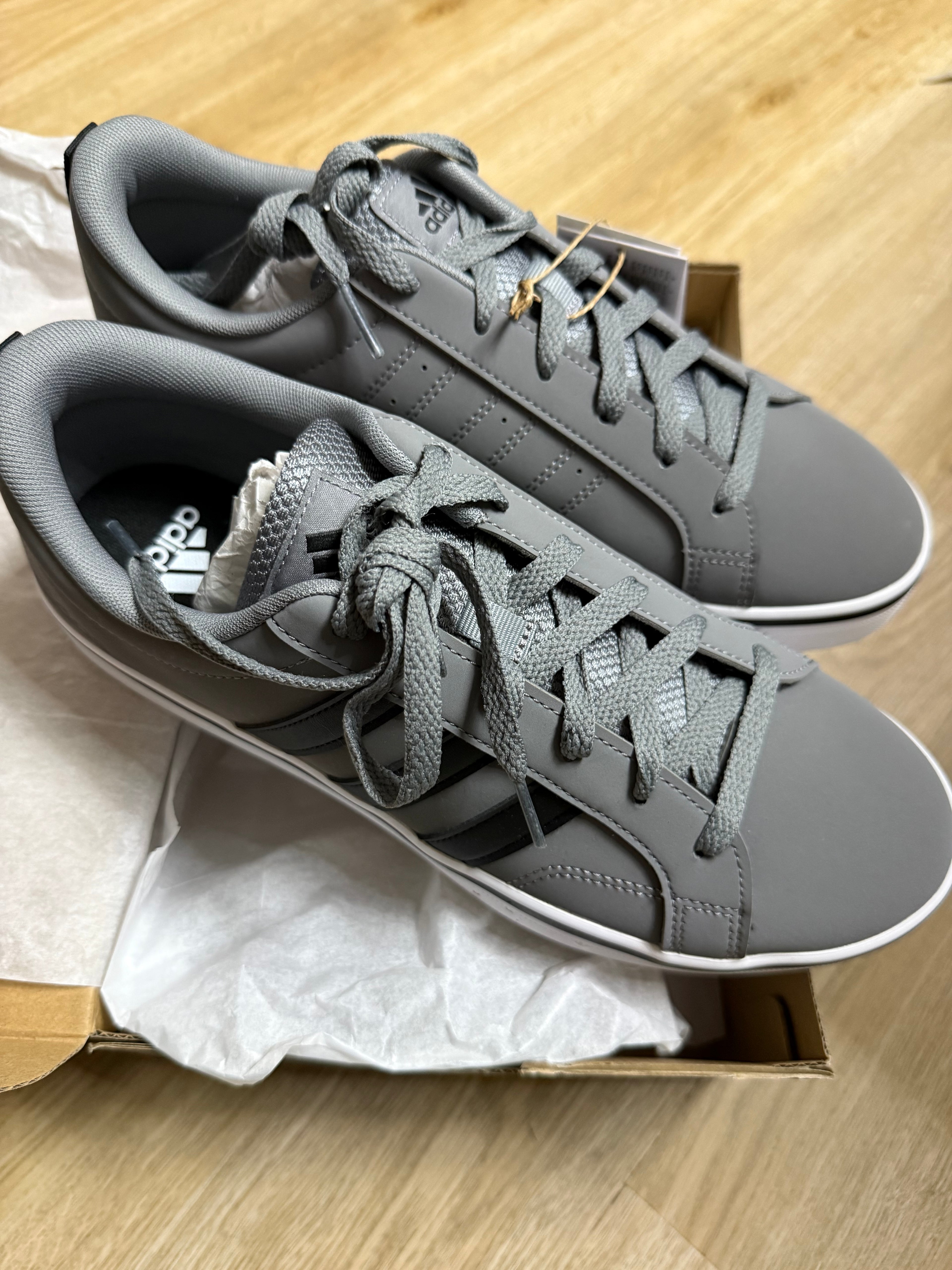 Adidas VS Pace 2.0 Sneaker – Grau – Größe 42 2/3 der Karton hat einen kleinen Defekt am Deckel