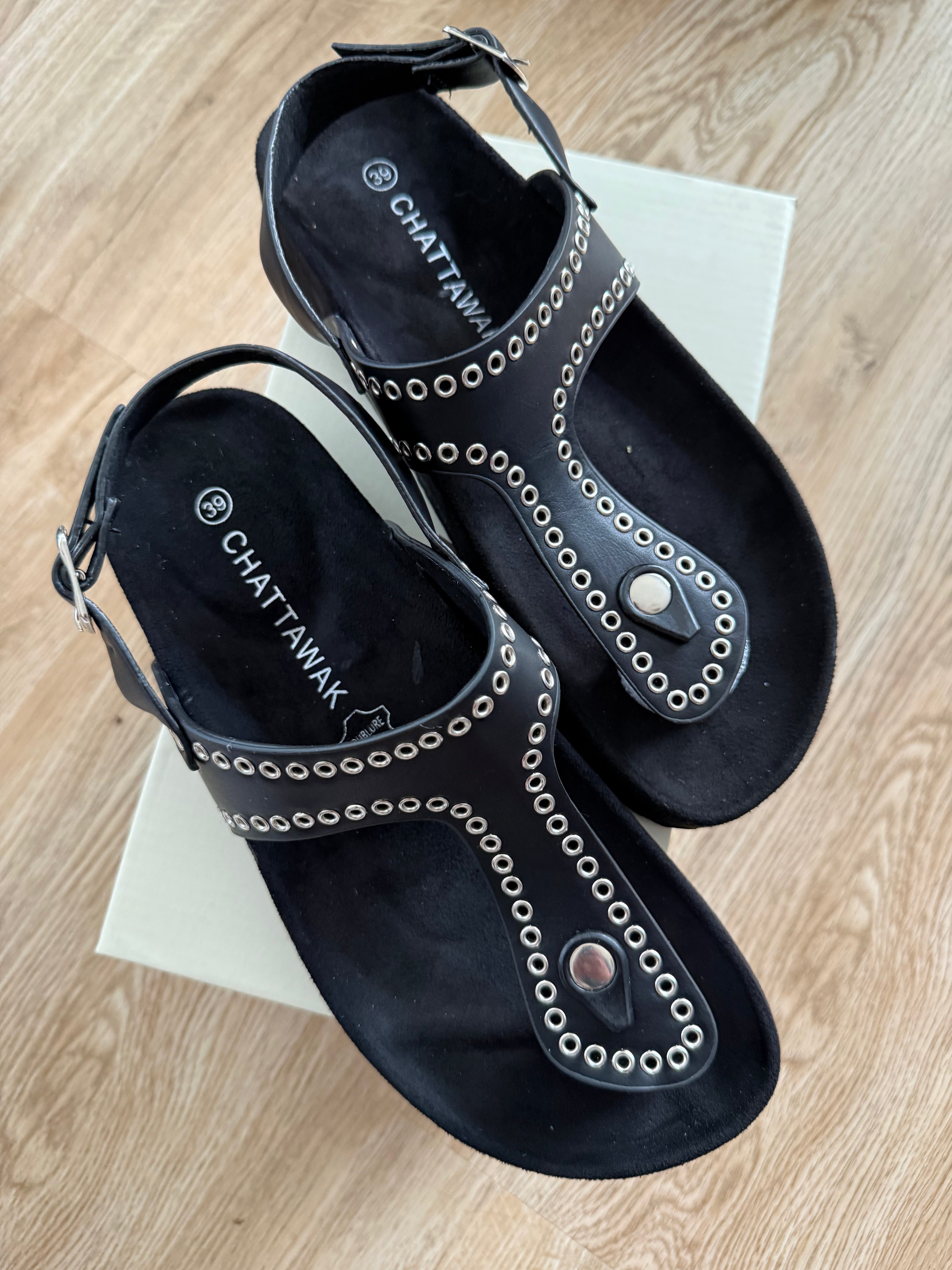 Damen Zehentrenner-Sandalen CHATTAWAK Schwarz – Größe 39 – Neu