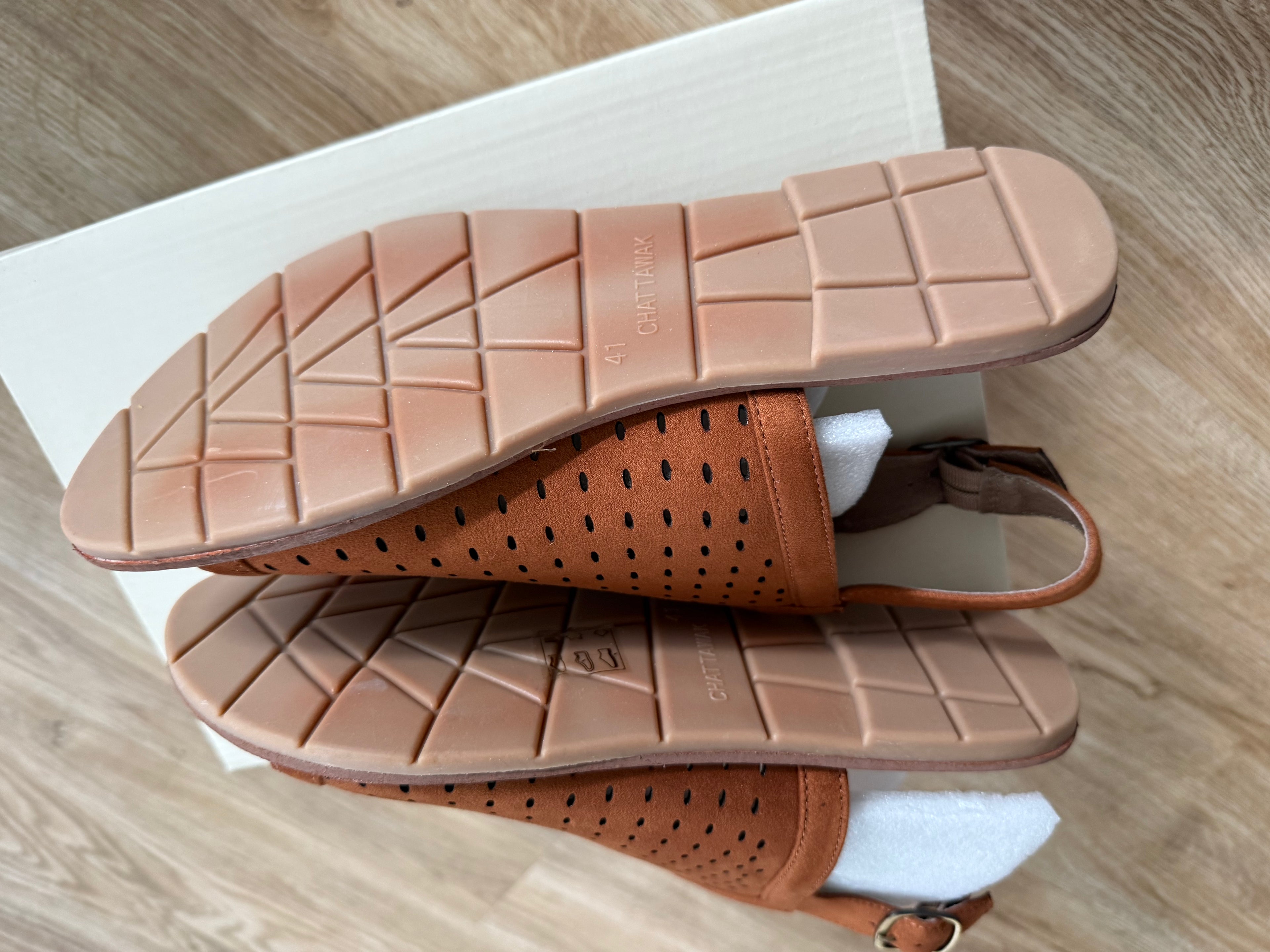 CHATTAWAK Damen Sandalen „Tulipe“ – Camel – Größe 41 – Neu