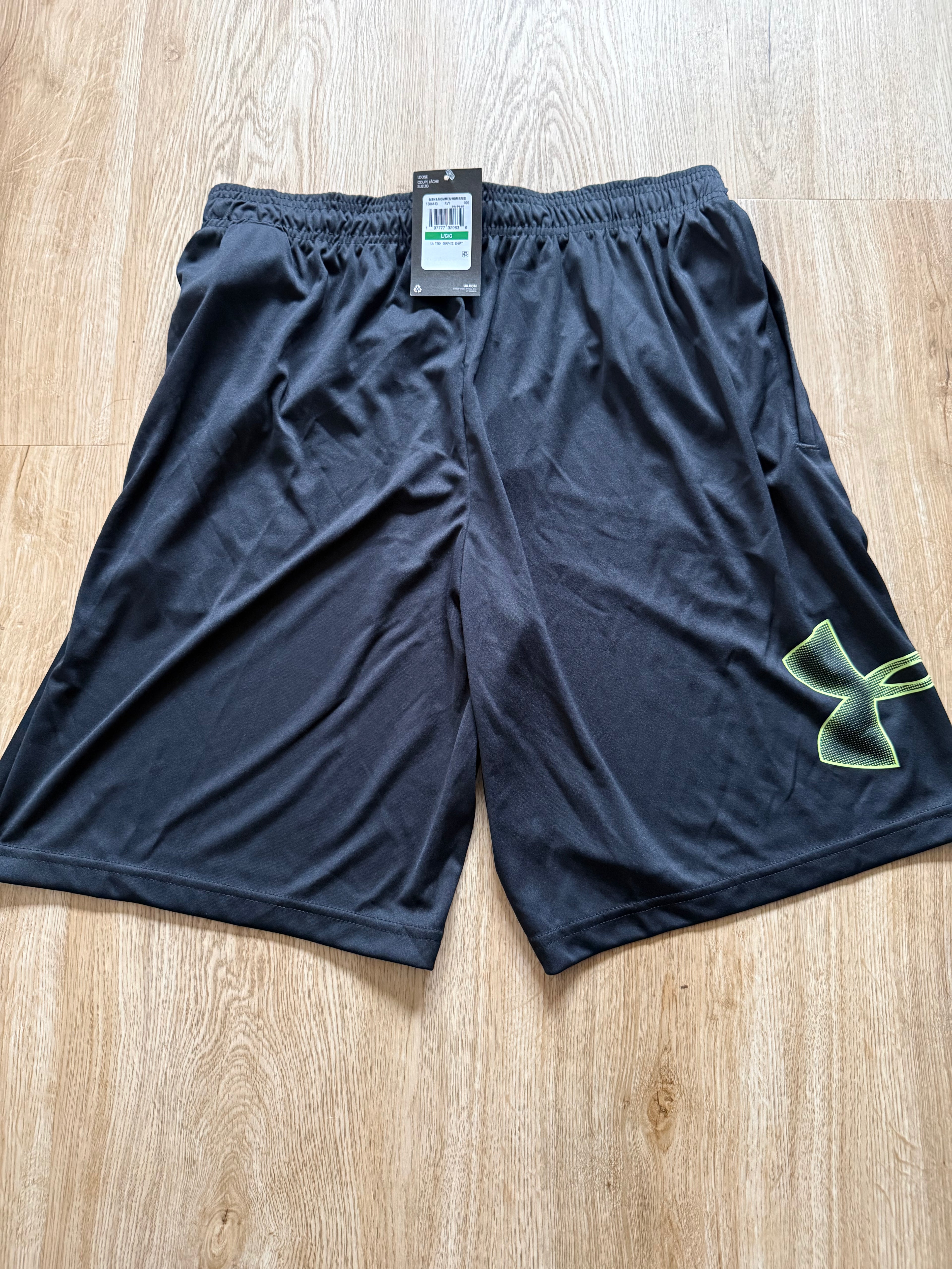 Under Armour Herren Shorts Tech Graphic Short 1306443 008