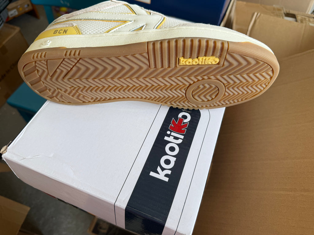 KAOTIKO Sneaker AM002-01-2600 – White/Yellow Gr 42 nur 1x verfügbar