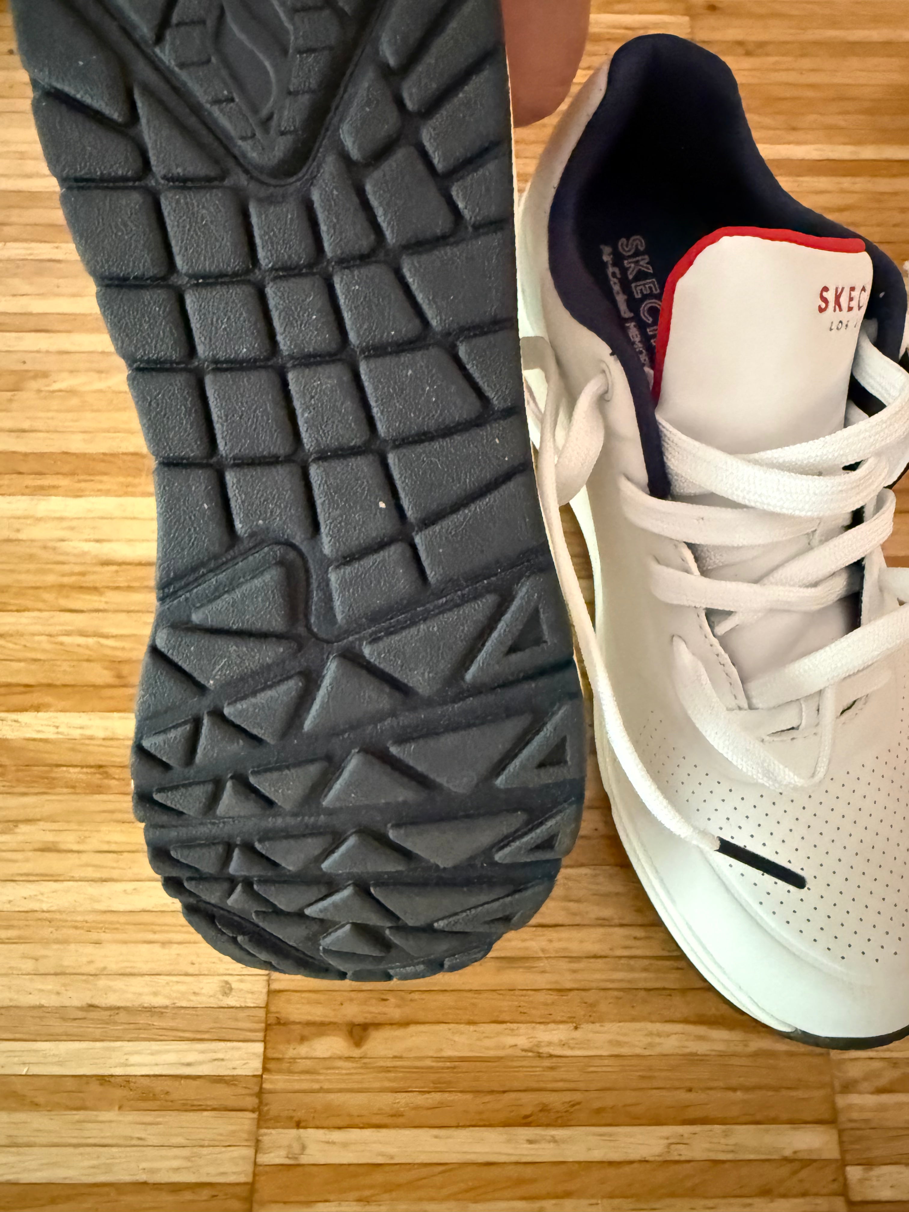 Sketchers weiß Gr 39