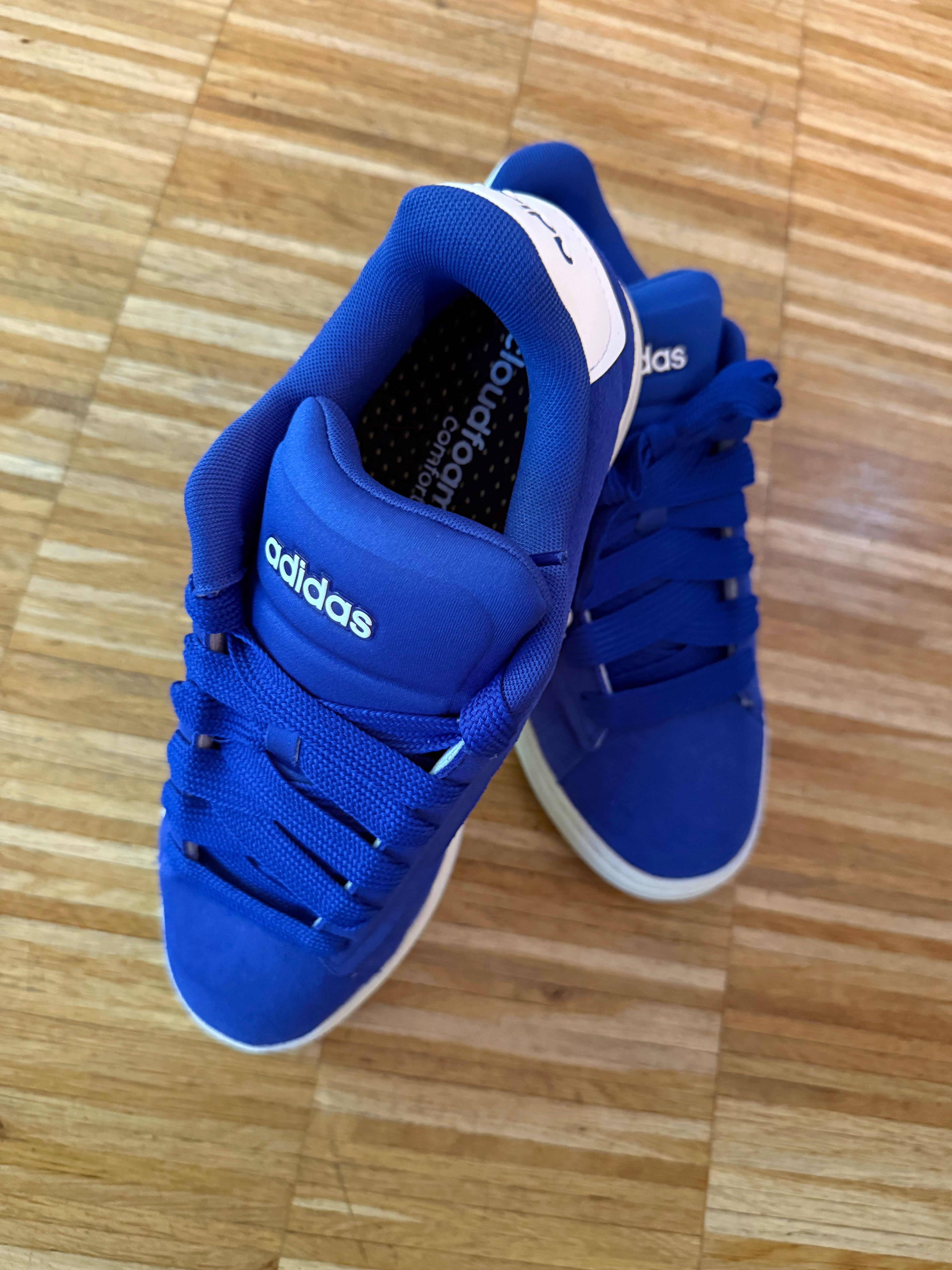 Adidas Sneaker – Neuware – Größe 43