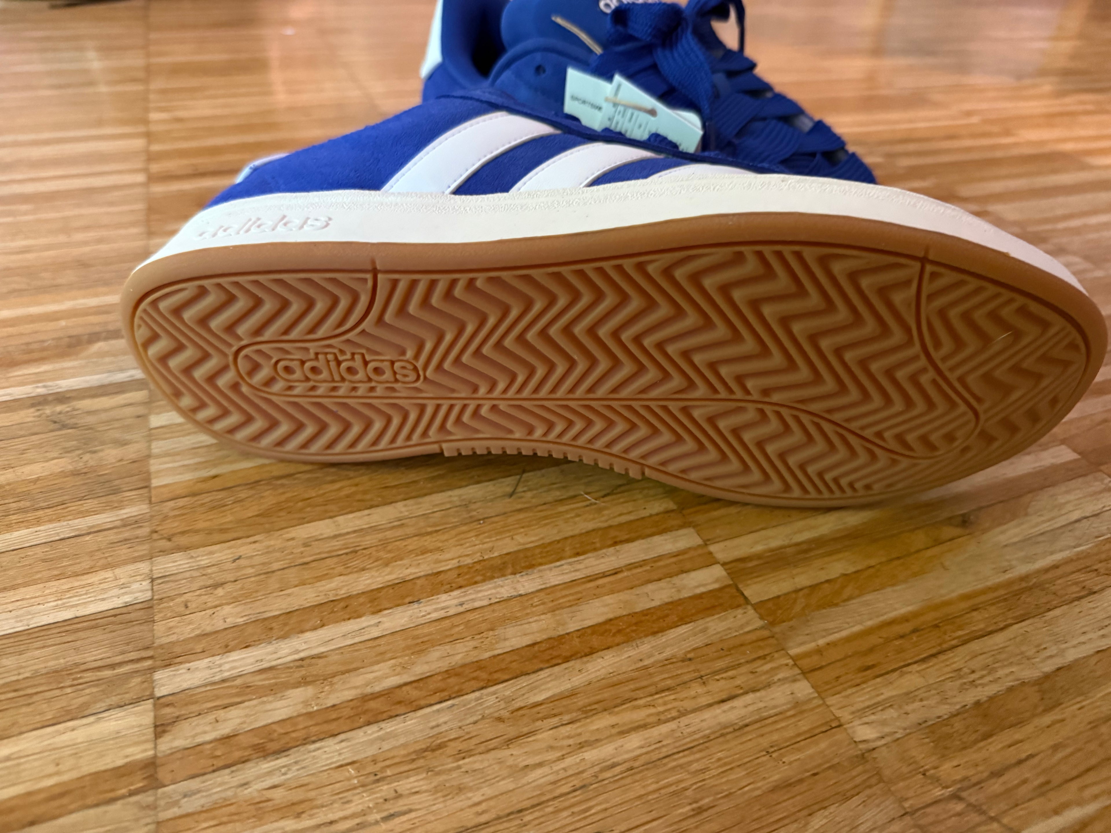 Adidas Sneaker – Neuware – Größe 43